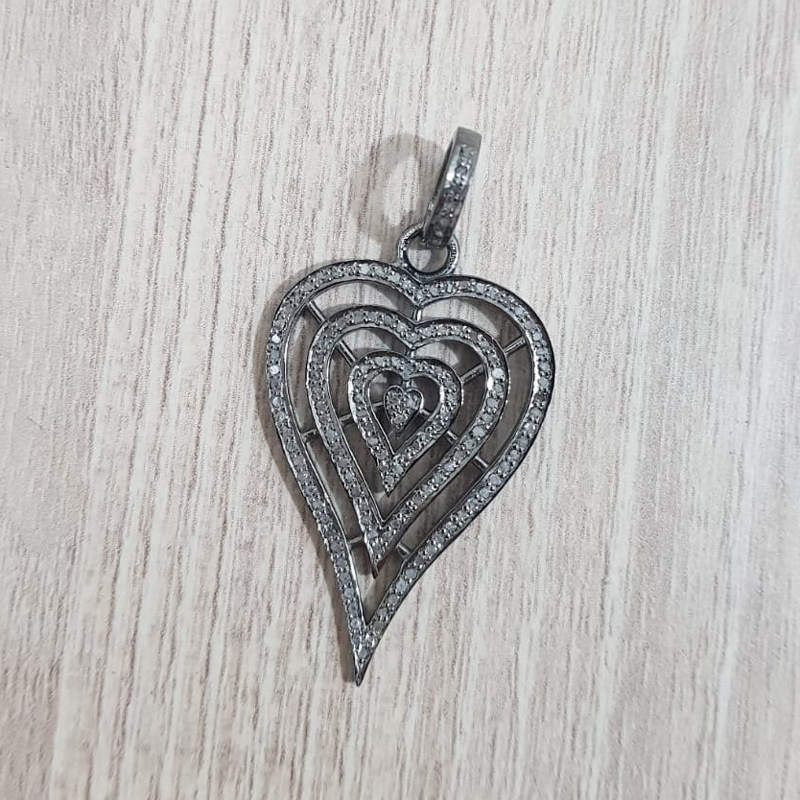 Beautiful Designed Heart Pendant With Pave Layer