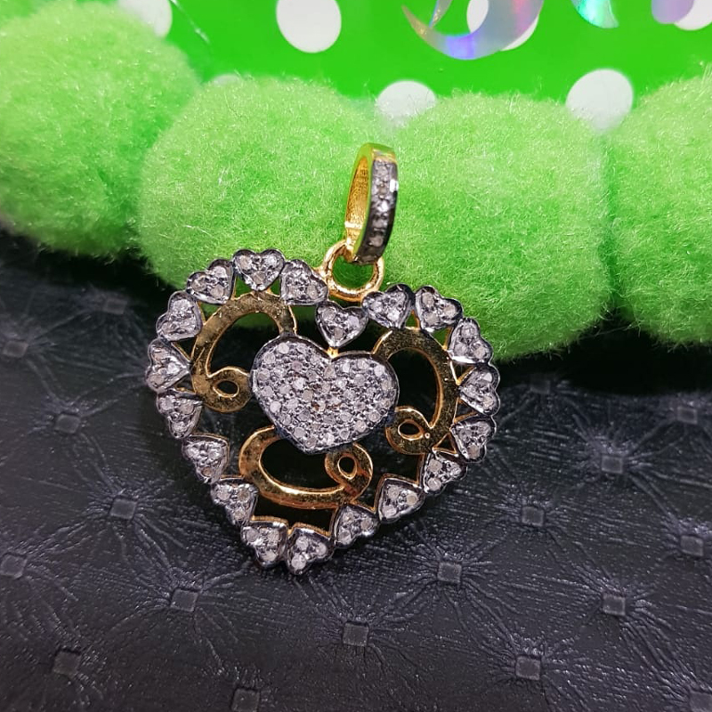 Attractive Pave Diamond Handmade Fancy Designer Heart pendant