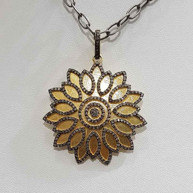 Good Looking Handmade Fancy Designer Flower Style Pendent