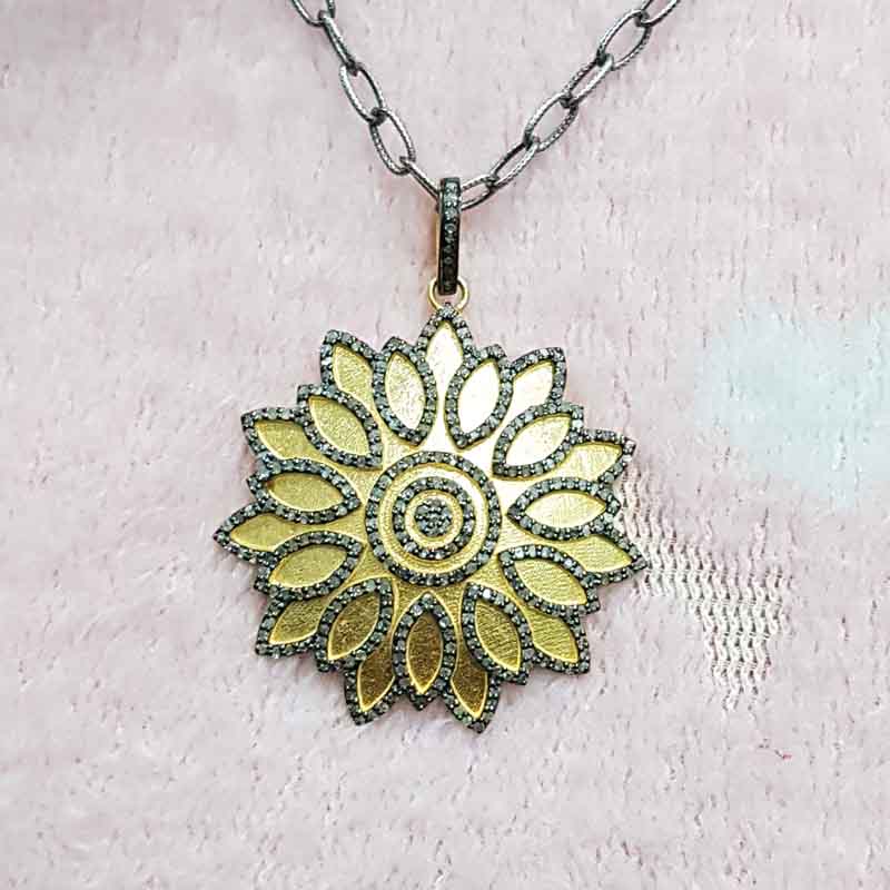 Good Looking Handmade Fancy Designer Flower Style Pendent