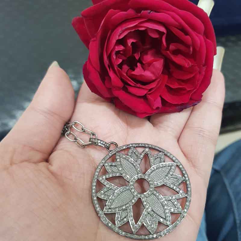 Stunning Flower Pendent