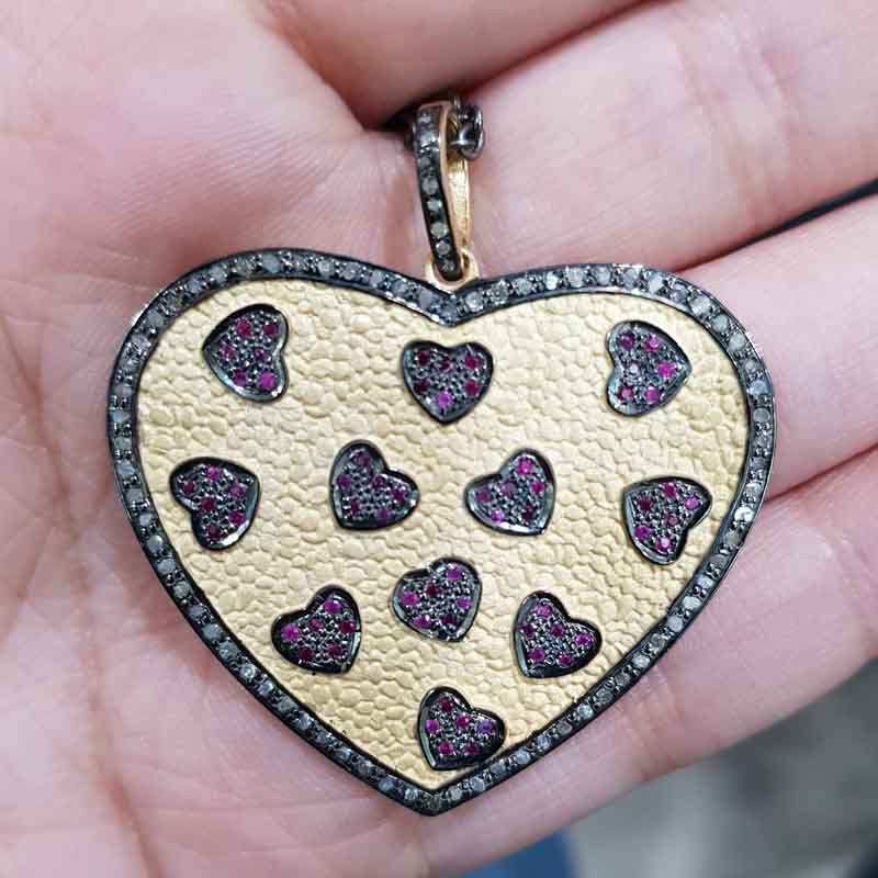 Graceful Pave Diamond Handmade Designer Heart Pendent