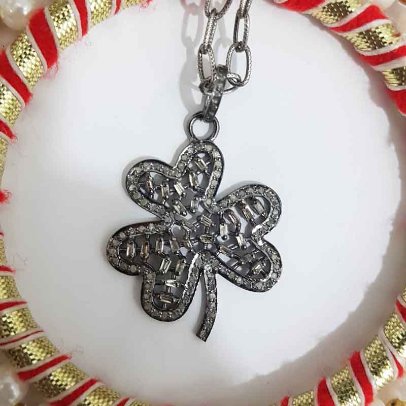 Glorious Designer Flower pendent