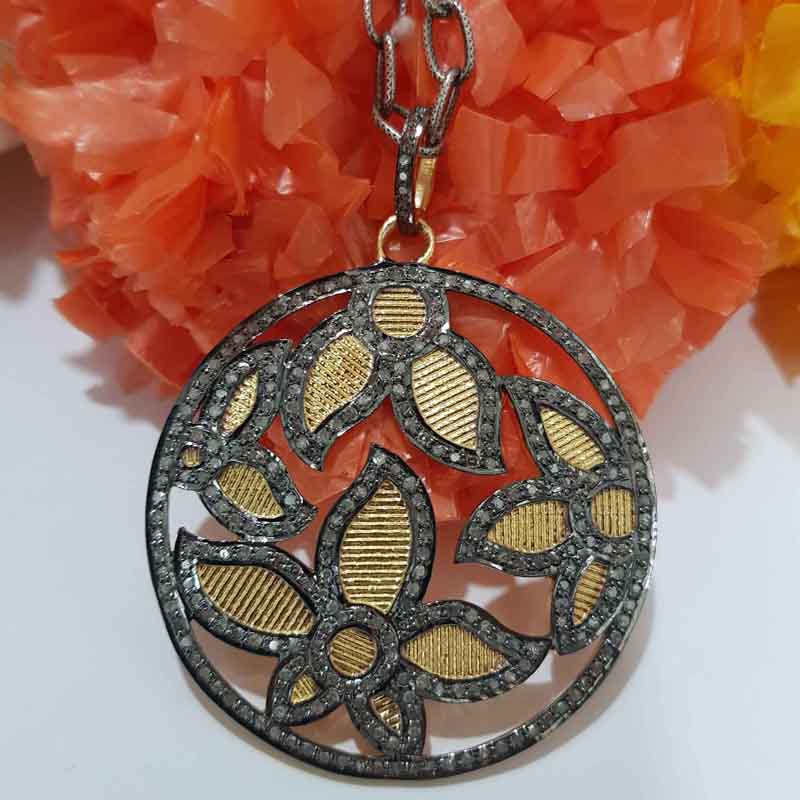 Good Looking Handmade Designer Flower Pendent