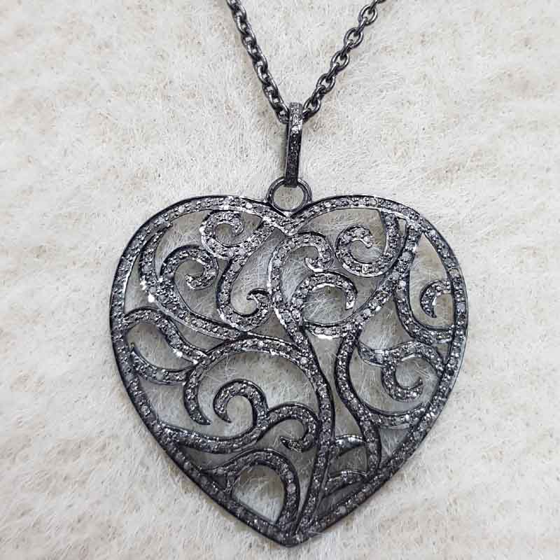 Gorgeous Looking Fancy Designer Heart pendent