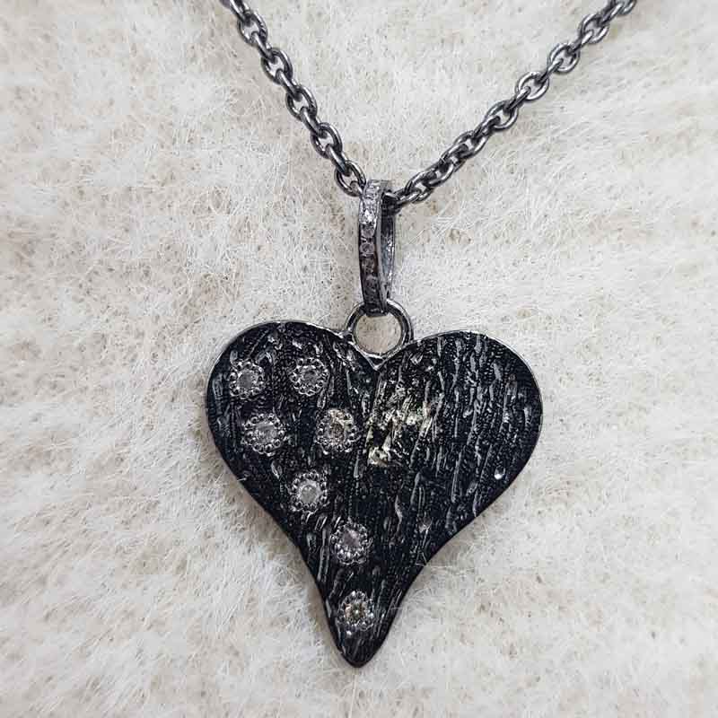 Black Beautiful Small Heart Pendent