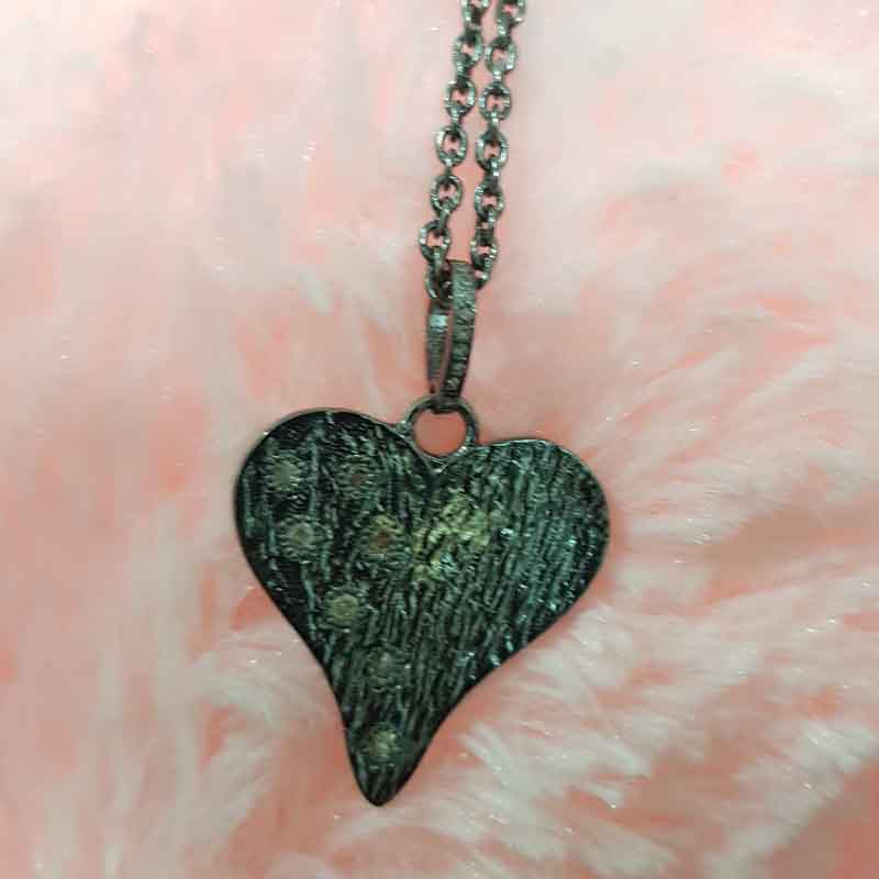 Black Beautiful Small Heart Pendent