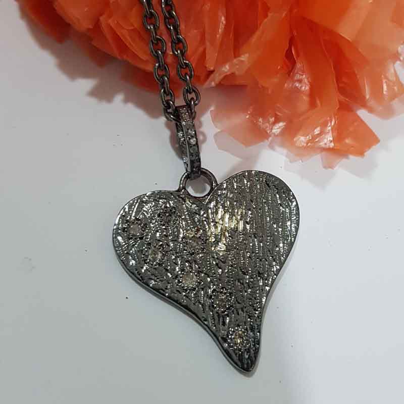 Black Beautiful Small Heart Pendent