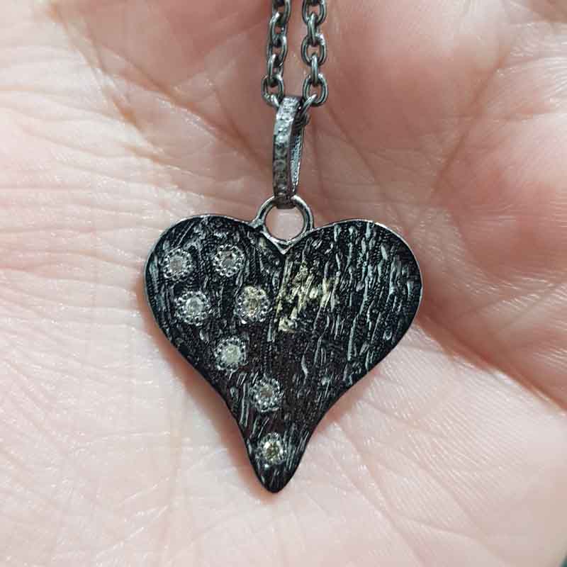 Black Beautiful Small Heart Pendent