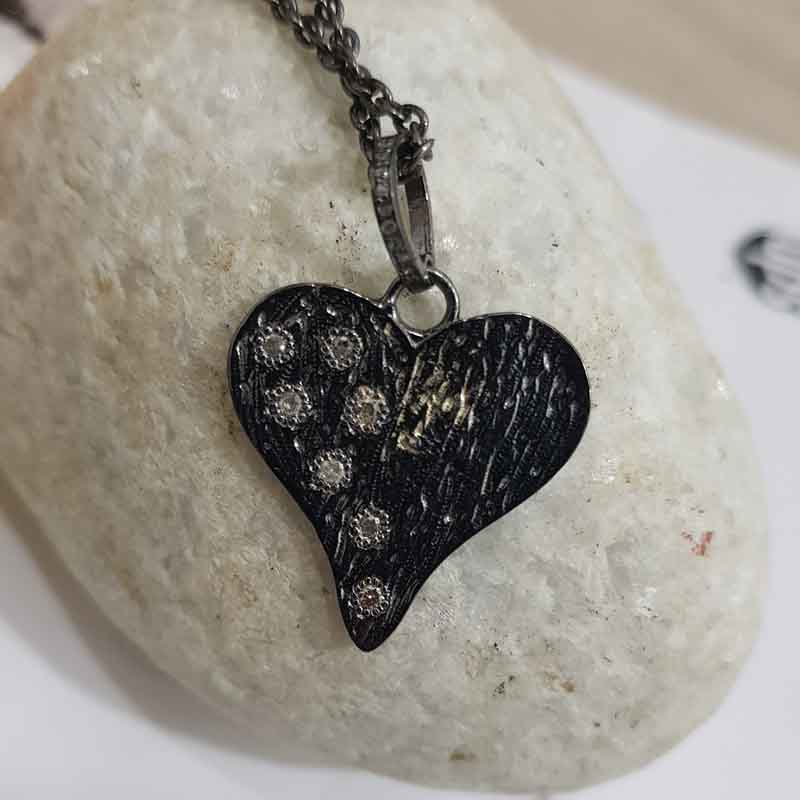 Black Beautiful Small Heart Pendent