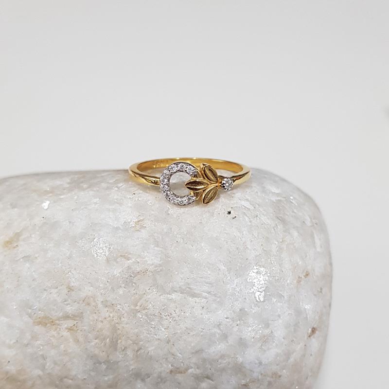 14 KT. DIAMOND GOLD LEAF CIRCLE RING