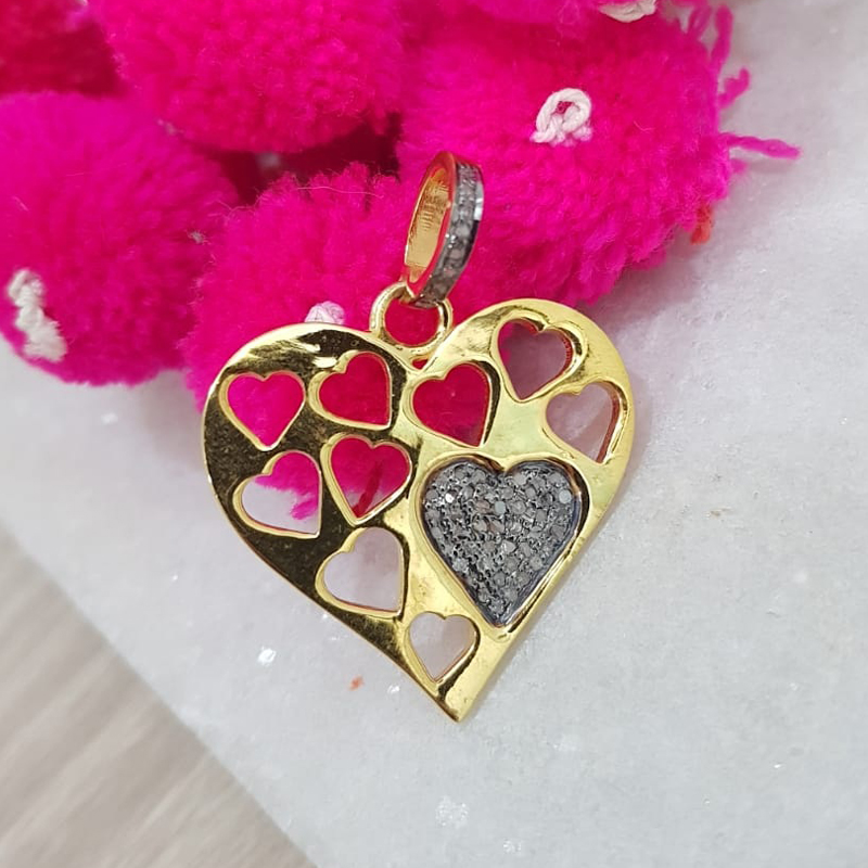 New Style Handmade Designer Heart Pendant With Pave Diamond