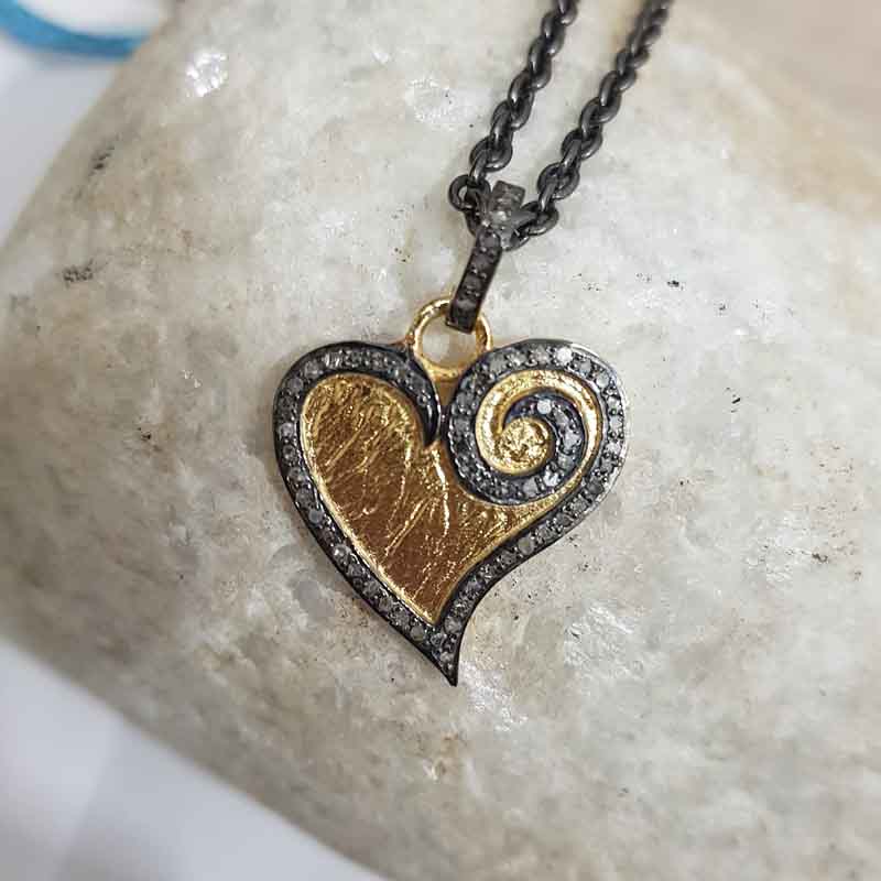 Beautifully Designed Yellow And Black Pave Diamond Small Heart pendent