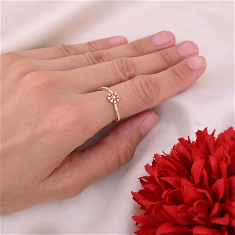 14 KT. ONE LINE DIAMOND FLOWER RING