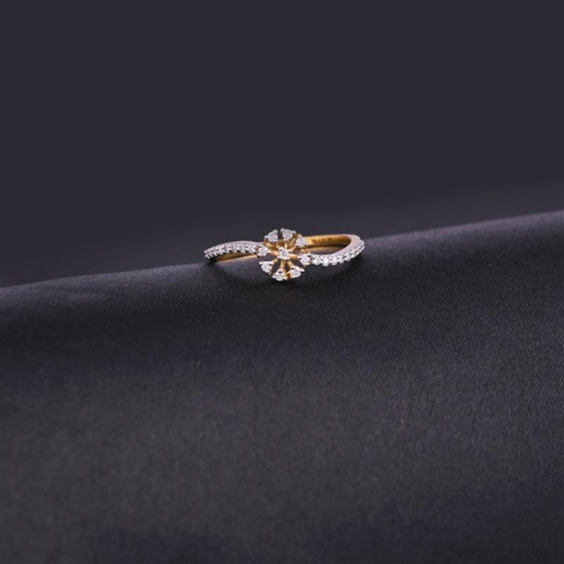 14 KT. ONE LINE DIAMOND FLOWER RING