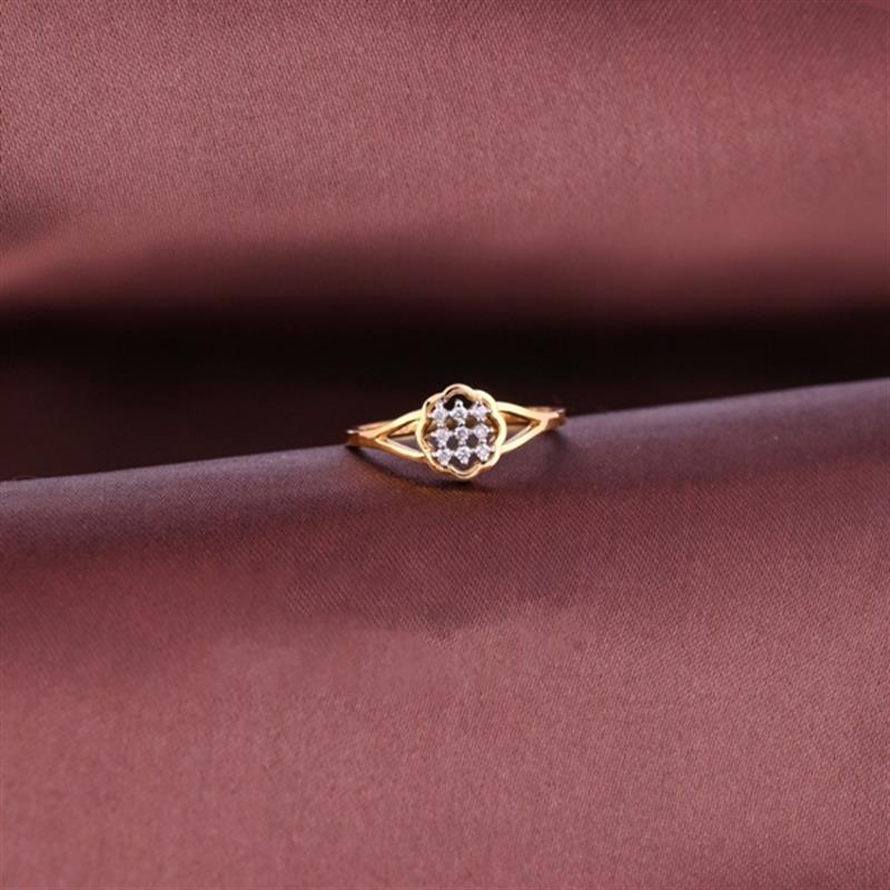 14 KT. DIAMOND VINTAGE GOLD RING