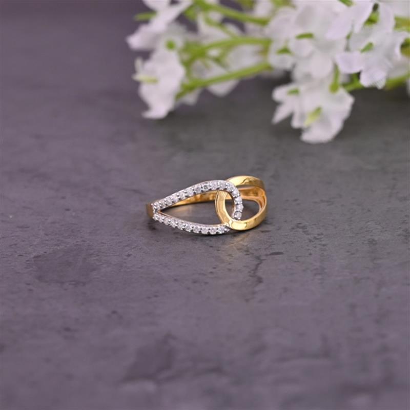 14 KT. DIAMOND GOLD KNOT RING