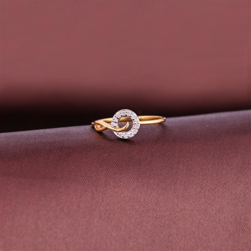 14 KT. DIAMOND ROUND LEAF RING