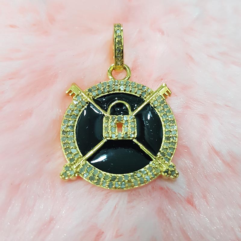 Glamorous Designer Handmade Round Pendant With Pave Diamond