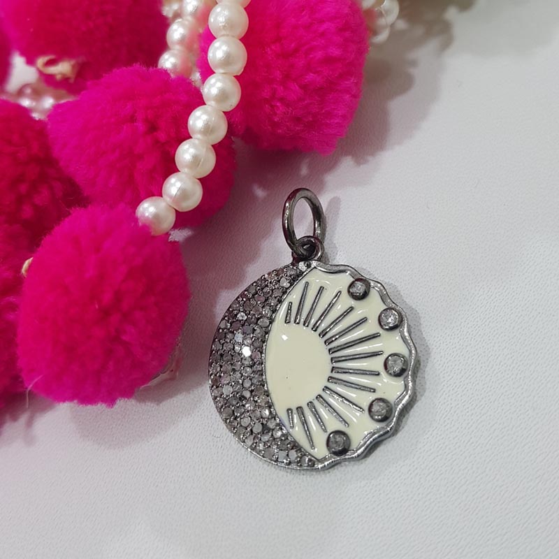 Sterling Silver Handmade Beautiful Round Pendant With Pave Diamond