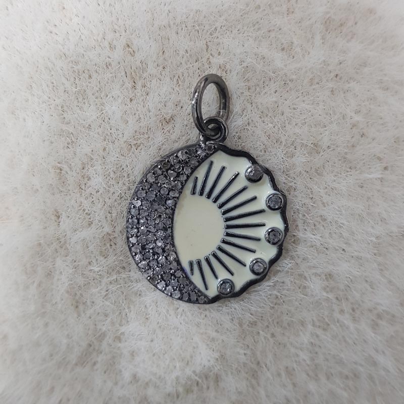 Sterling Silver Handmade Beautiful Round Pendant With Pave Diamond