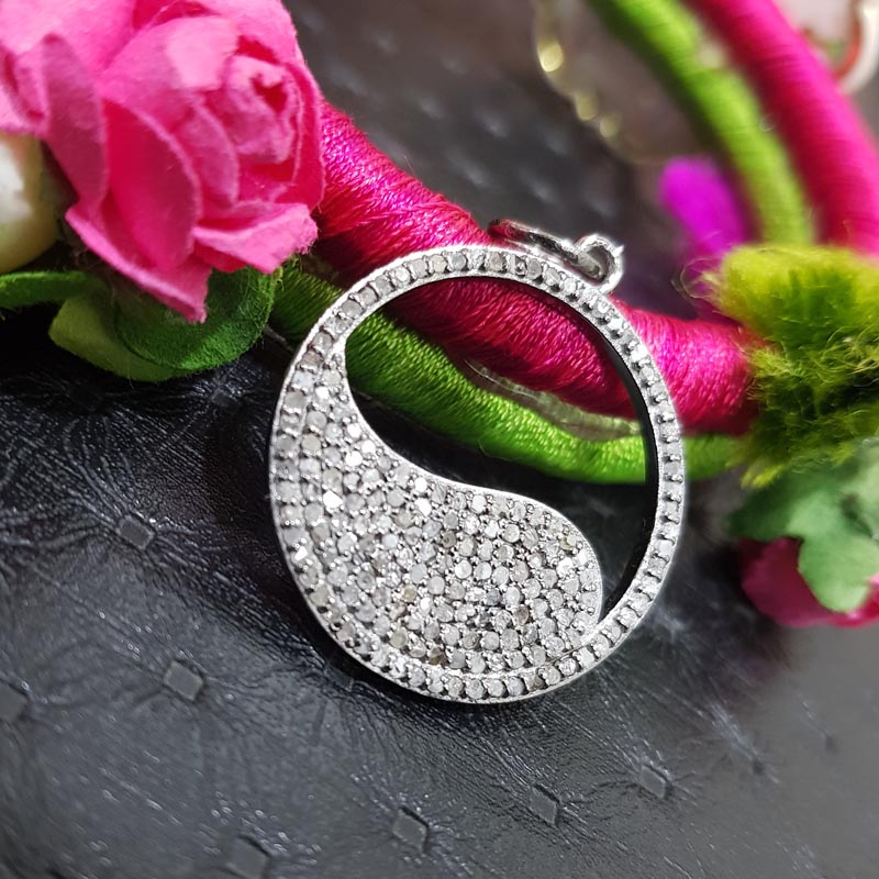 Attractive Pave Diamond Handmade Fancy Designer Round pendant