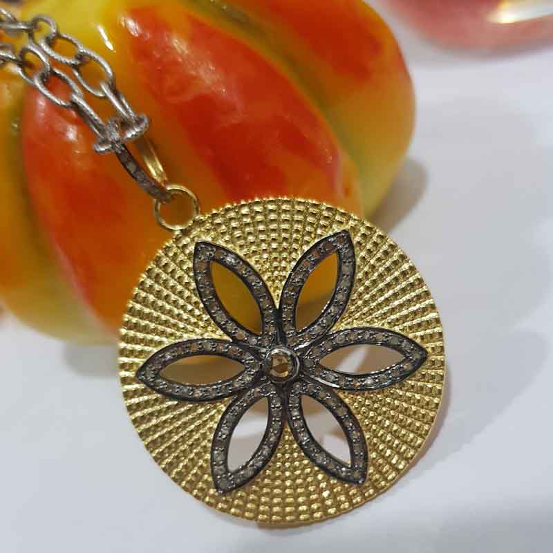 Round With Flower Style Beautiful Pave Diamond Handmade Fancy Pendant