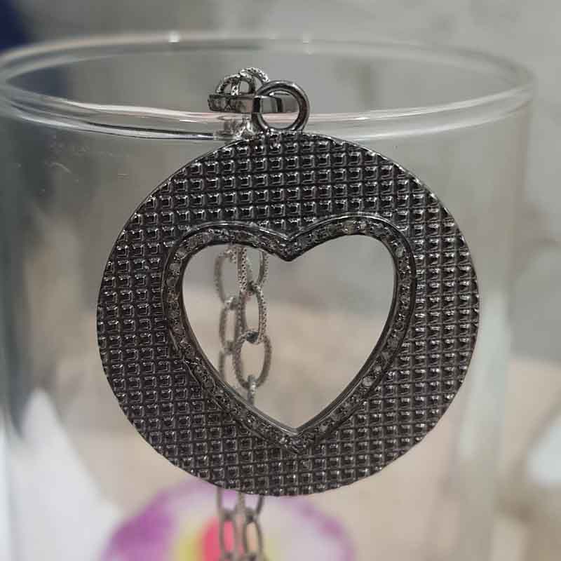 Black Beautiful Disk Pendent With Little Open Heart