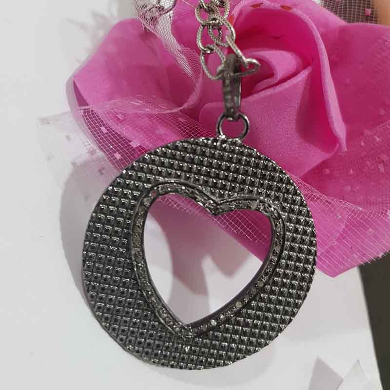 Black Beautiful Disk Pendent With Little Open Heart