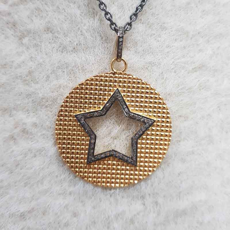 Beautiful Round Disk Pendent With Little Open Star