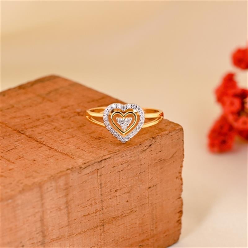 NATURAL DIAMONDS HEART SIGNET RING