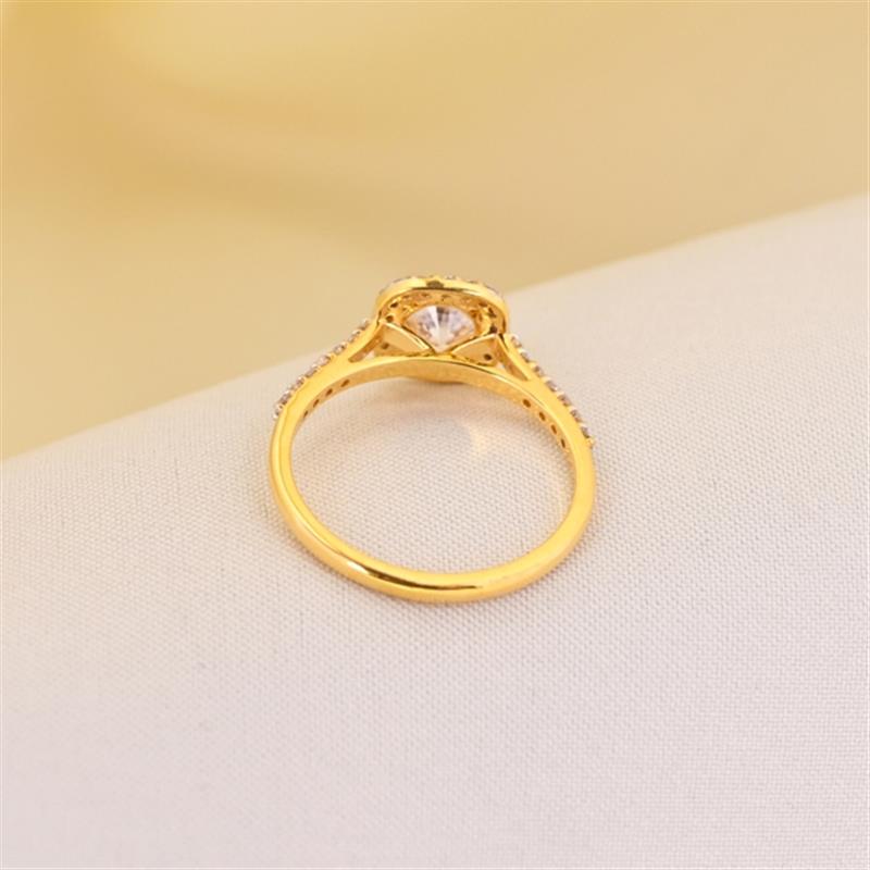 GRADUATING NATURAL DIAMOND RING