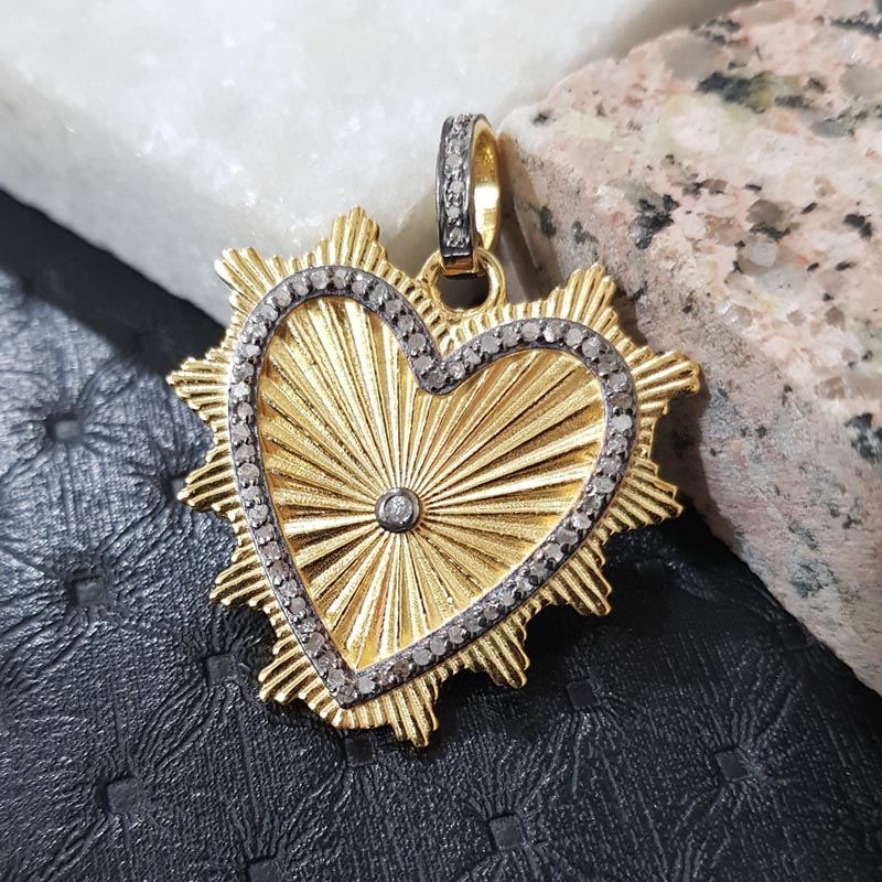 Good Looking Handmade Designer Hearts Pendant With Pave Diamond