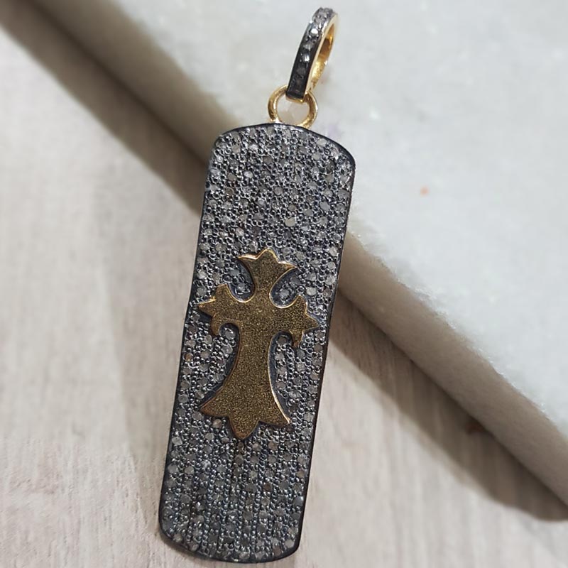 Good Looking Handmade Designer Fancy Pendent With Pave Diamond