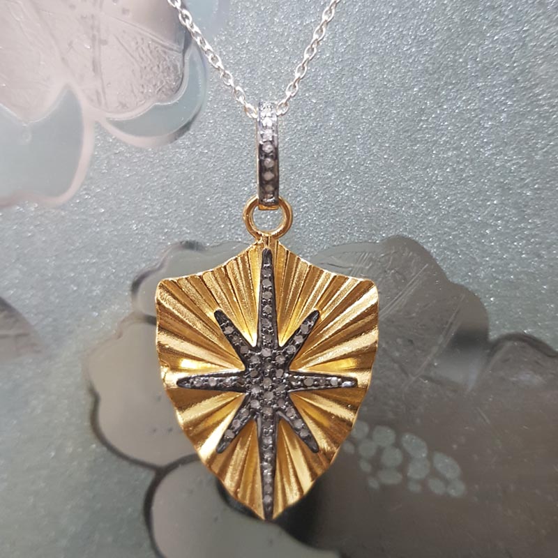 Handmade Designer Round Starburst Pendent With Pave Diamond