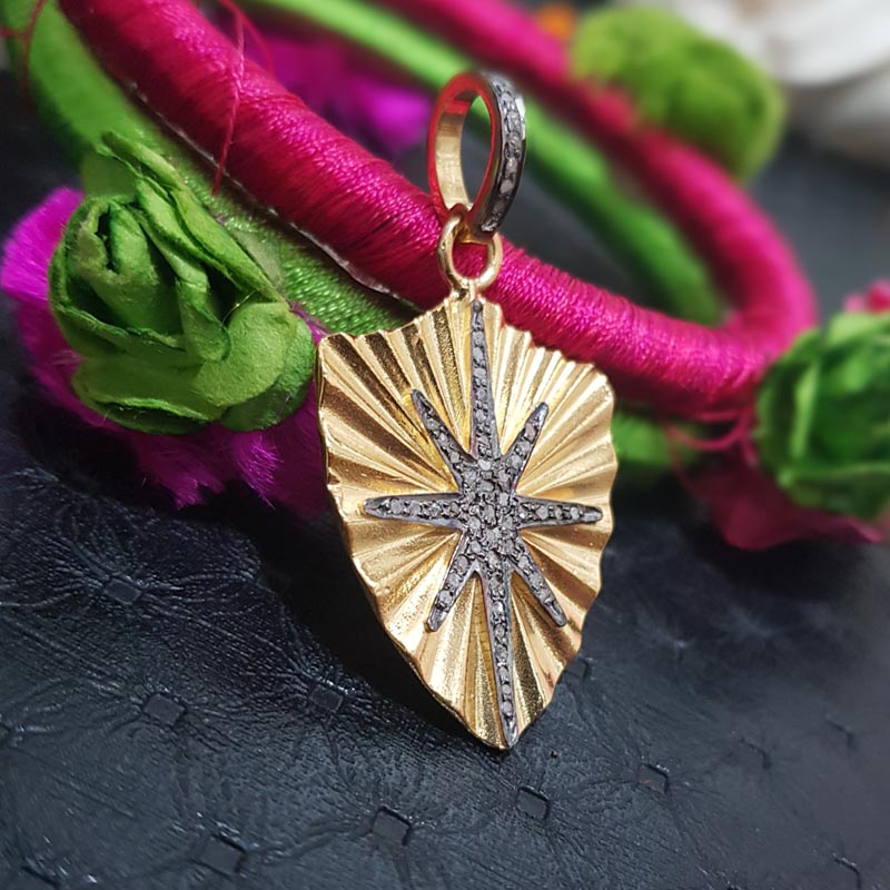 Handmade Designer Round Starburst Pendent With Pave Diamond