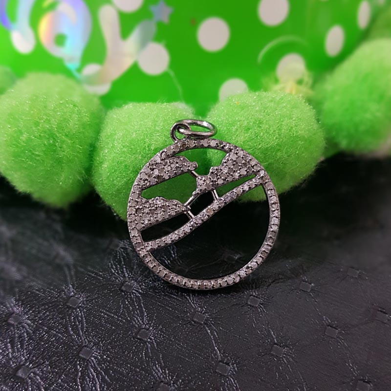 Sterling Silver Handmade Beautiful Round Pendant With Pave Diamond