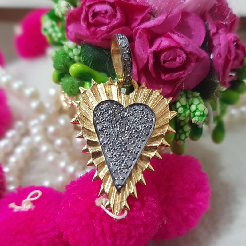 Good Looking Handmade Designer Hearts Pendant With Pave Diamond