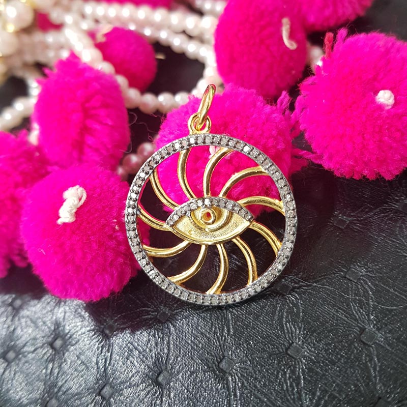 Good Looking Handmade Designer Round Pendant With Pave Diamond