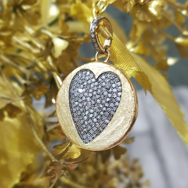 Beautiful Designed Heart Pendant With Pave Diamond