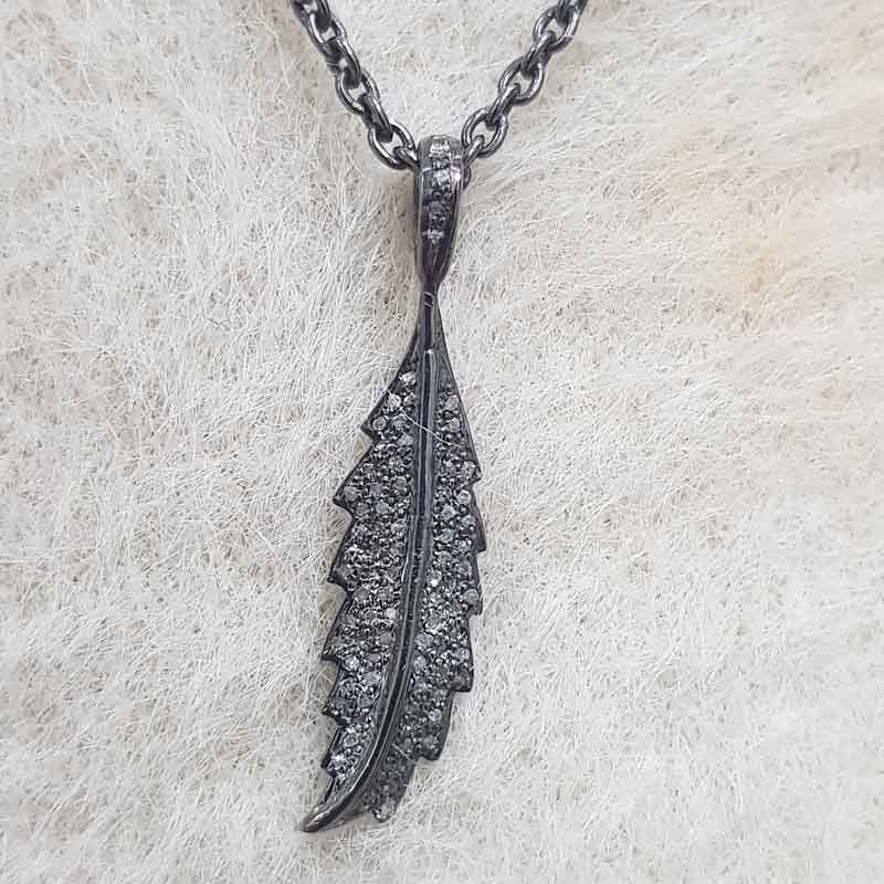 Leaf Style Fancy Designer Pendent