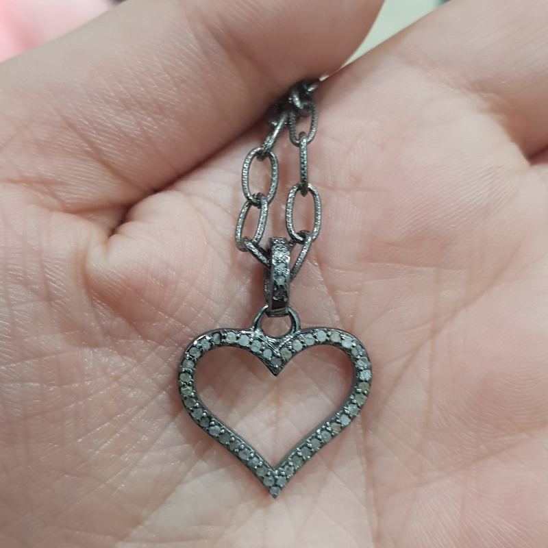 The splendid Pave Diamond Heart Silver Black Pendent