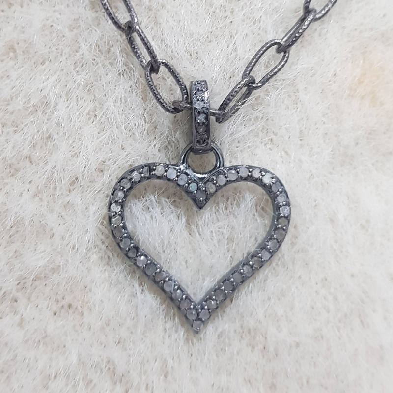 The splendid Pave Diamond Heart Silver Black Pendent