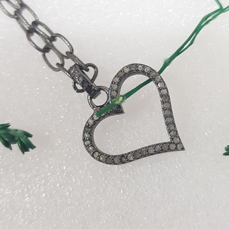 The splendid Pave Diamond Heart Silver Black Pendent