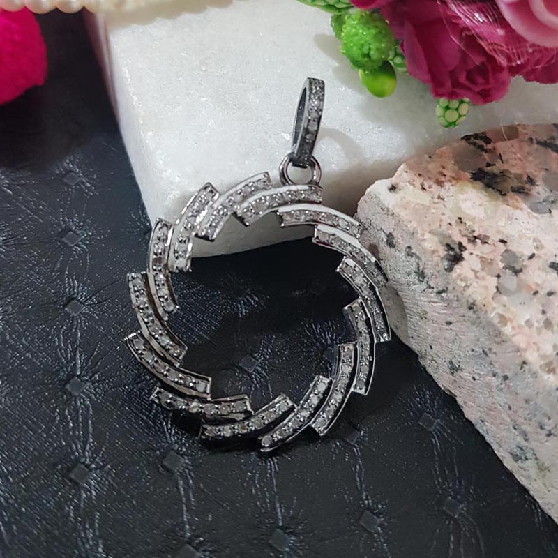 Attractive Pave Diamond Handmade Fancy Designer Round pendant