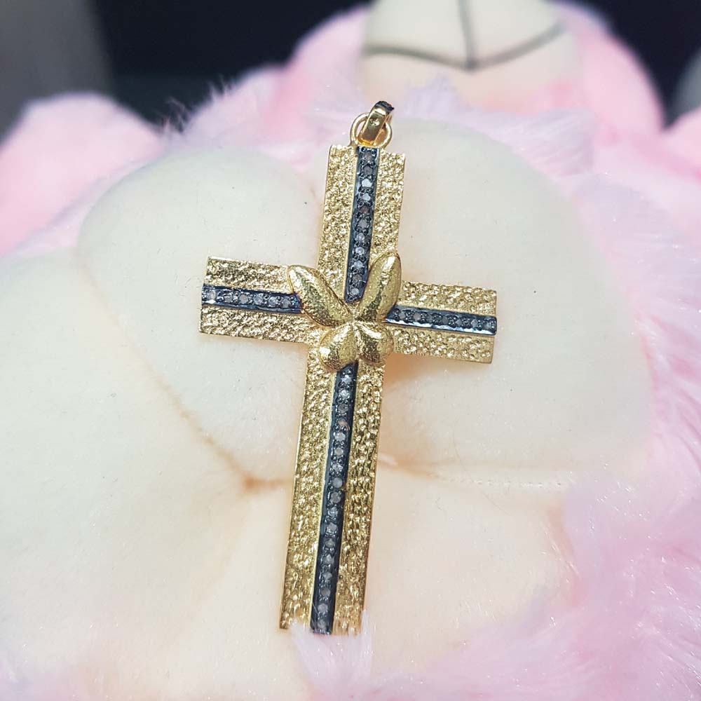 Attractive Pave Diamond Handmade Cross Pendent