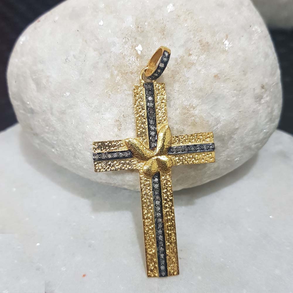 Attractive Pave Diamond Handmade Cross Pendent