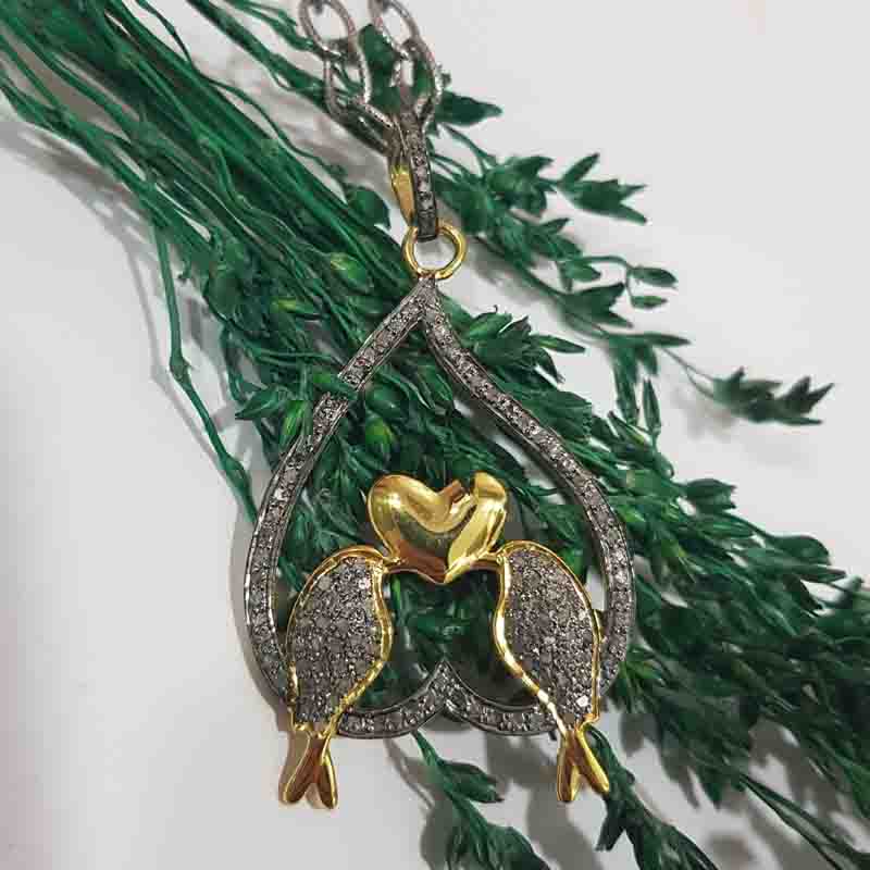 Beautifully Designed Love Bird Pendent