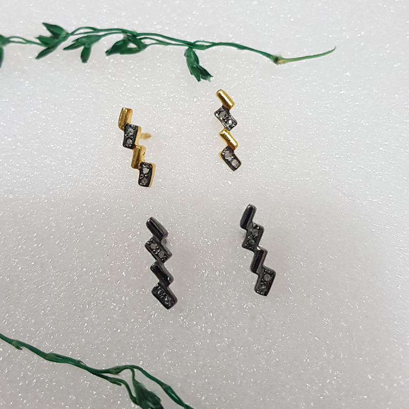 Good Looking Handmade Designer Snake Style Stud Earrings