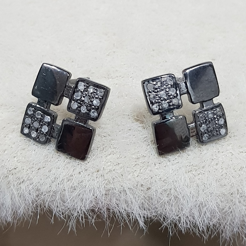 Square Shaped Handmade Designer Pave Diamond Beautiful Stud/Earrings